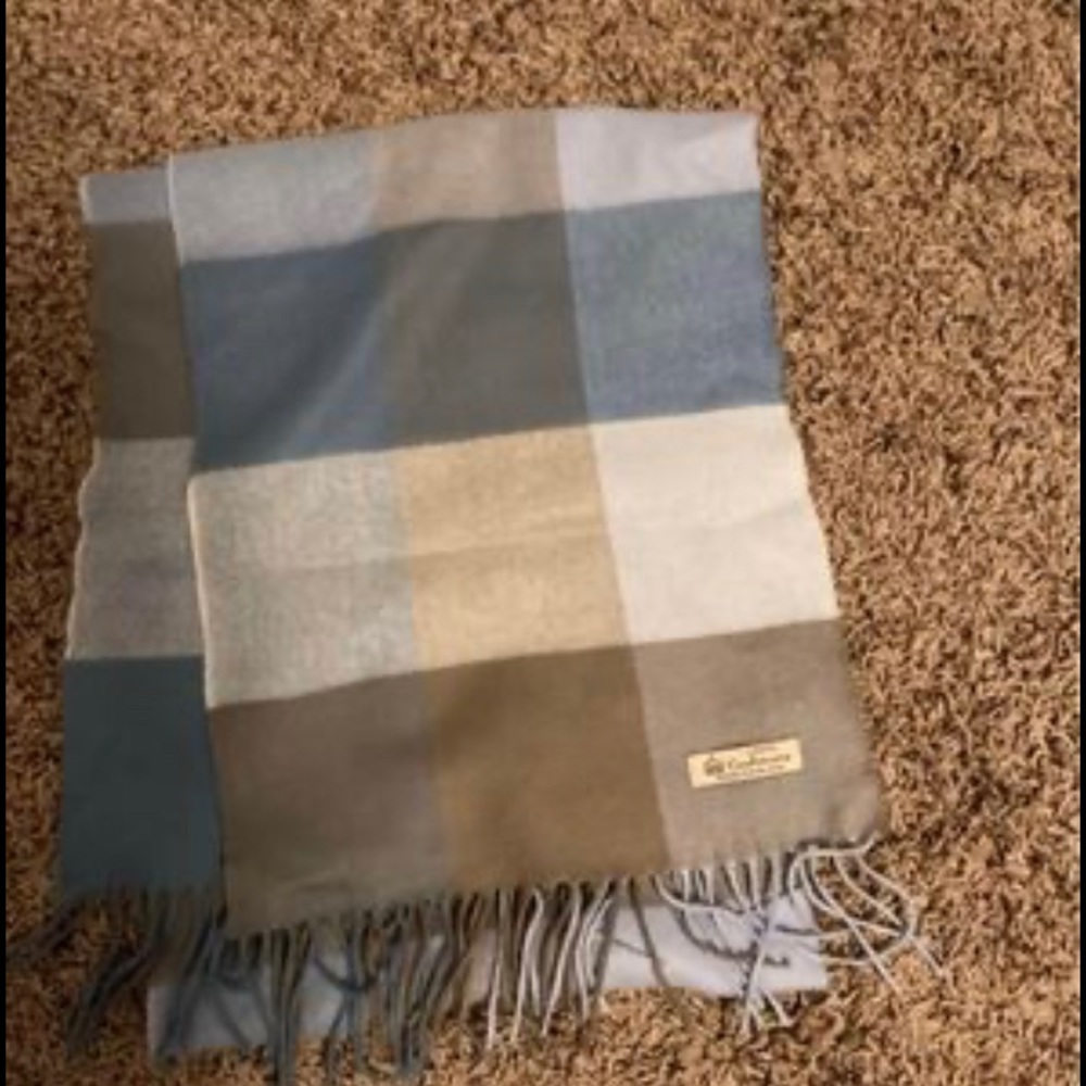Cashmere scarf. Never worn